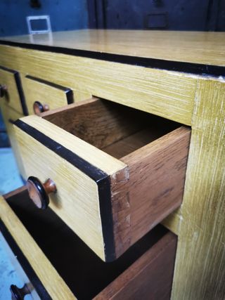 Pequeño mueble cajonera. Vintage