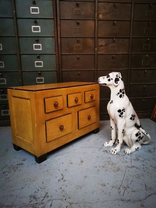 Pequeño mueble cajonera. Vintage