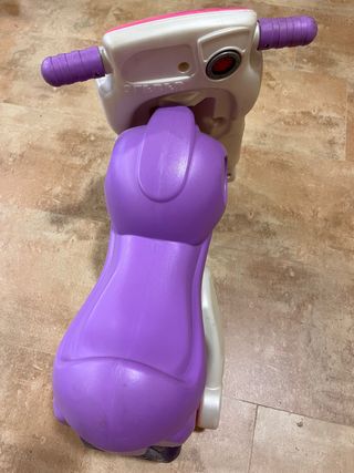 Moto correpasillos niña