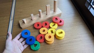Juguete apilable madera bebé
