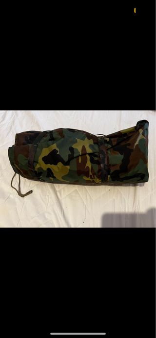 Tienda de campaña militar