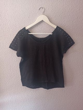 Jersey negro tachuelas