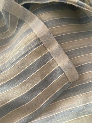 2 estores de habitación de rayas blancas y azules