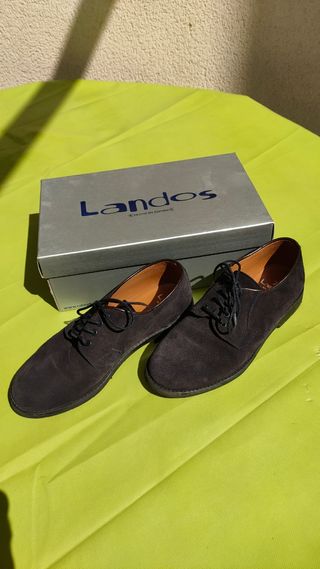 Zapatos en piel.