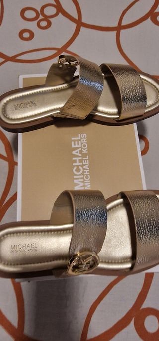 Sandalias Michael Kors doradas