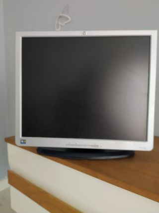 Monitor PC hp 1740 más teclado
