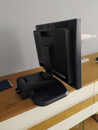 Monitor PC hp 1740 más teclado