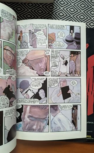 Justice Andrew Helfer. Primera edición.