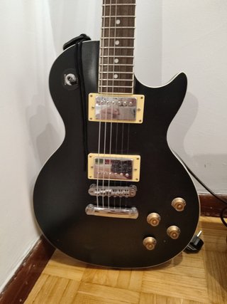 Guitarra electrica tipo Les Paul, marca Coban
