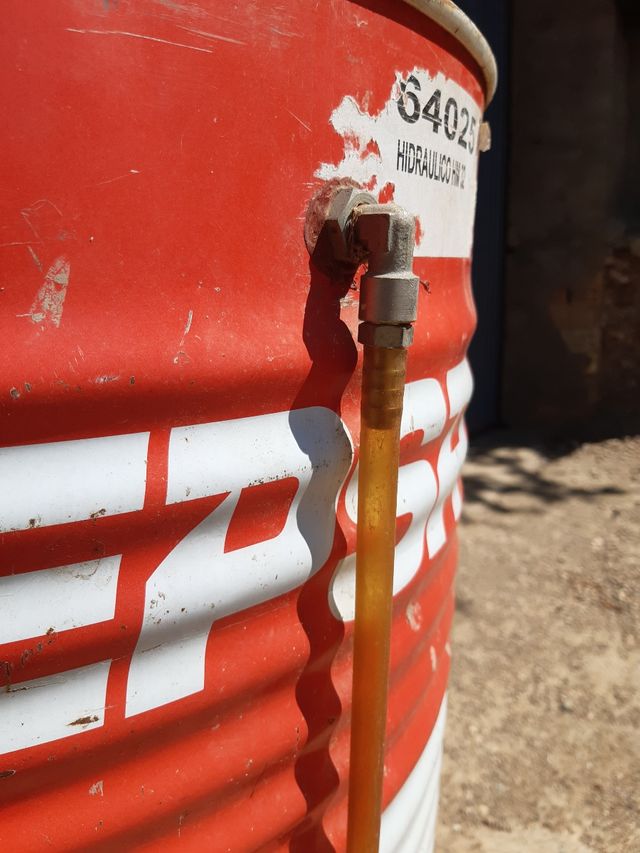 Bidón 200 litros metalico con tubo de nivel