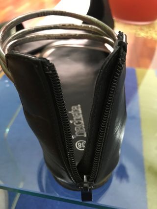 Sandalo flat con zip sul retro n.38 BACHATA