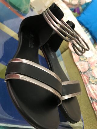 Sandalo flat con zip sul retro n.38 BACHATA