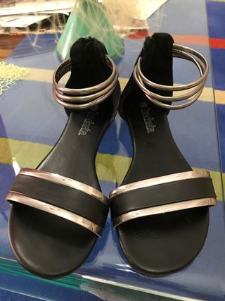 Sandalo flat con zip sul retro n.38 BACHATA