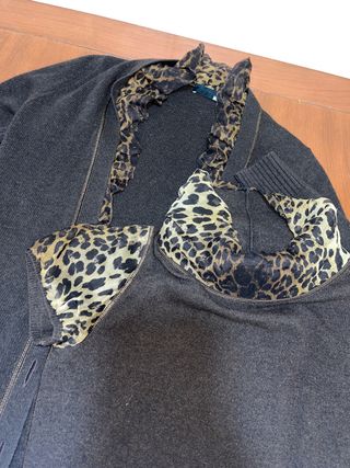 conjunto de chaqueta y vestido Moschino