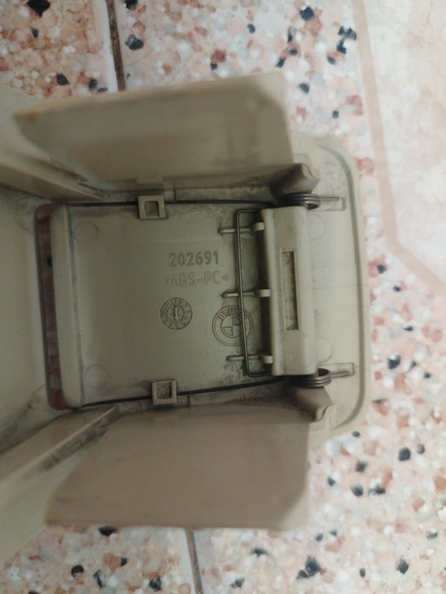 BMW e93 tapas Isofix.