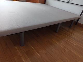 Base tapizada 150x 190 con patas