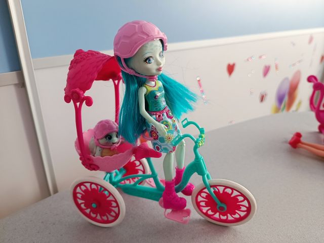 Muñecas Echantimans con accesorios.