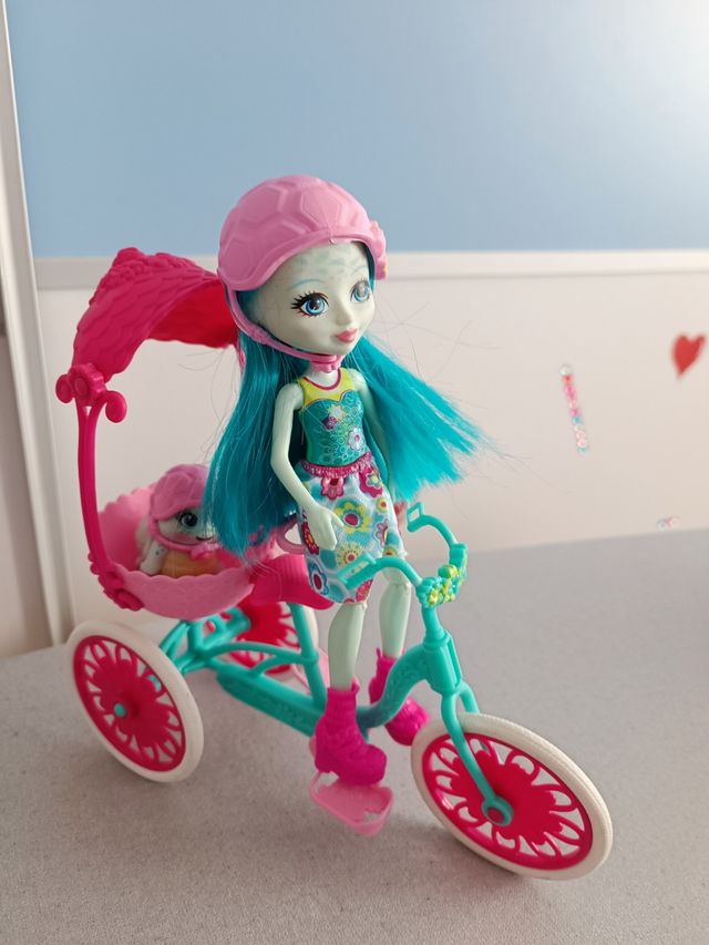 Muñecas Echantimans con accesorios.