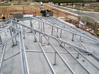 Reparación de goteras y tejados .