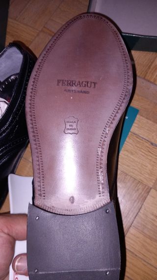 Zapatos nuevos artesanos. Nuevos.