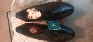 Zapatos nuevos artesanos. Nuevos.