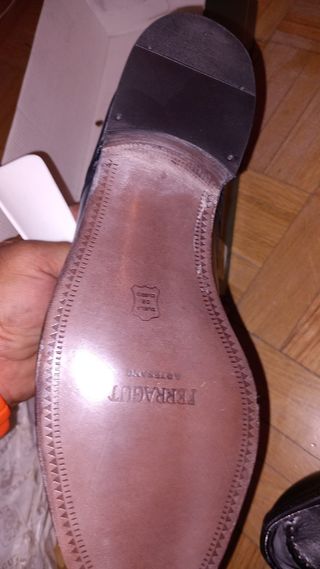 Zapatos nuevos artesanos. Nuevos.