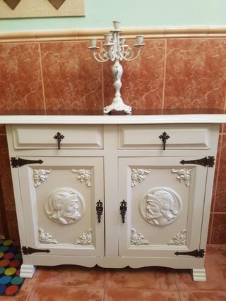 Mueble antiguo restaurado