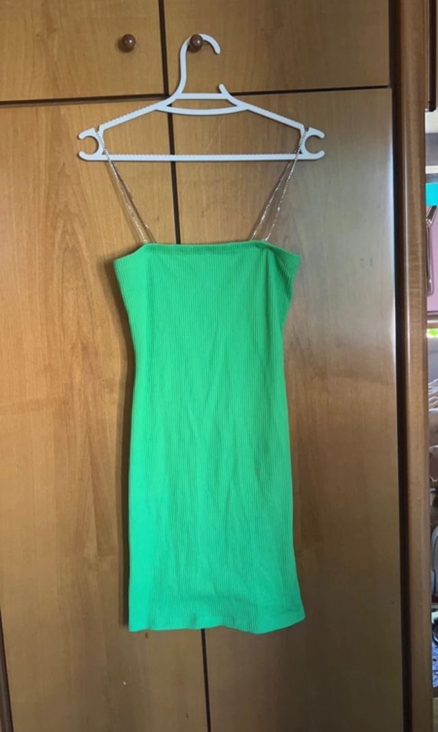 vestido verde bershka