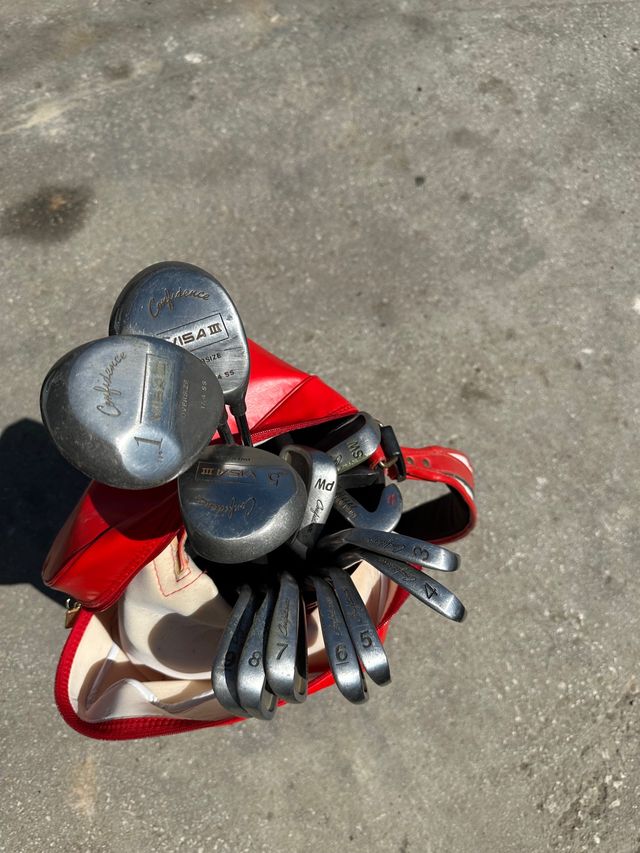 Palos de golf Confidence