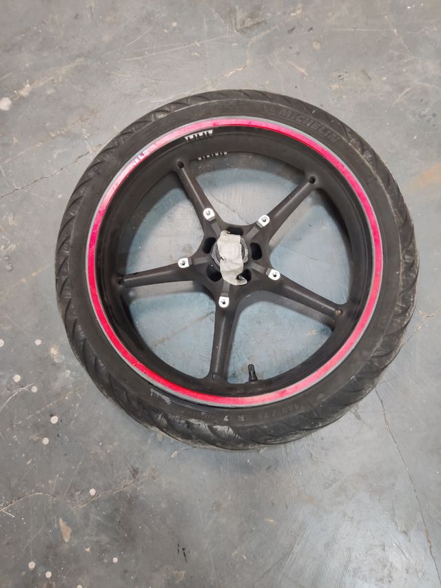 Llanta delantera Yamaha mt 03