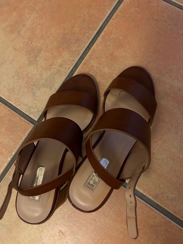 Sandalias marrón