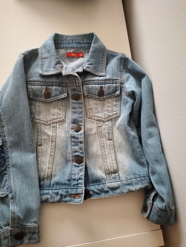 Cazadora vaquera niña.