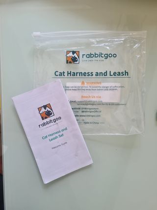 guinzaglio con pettorina per gatto