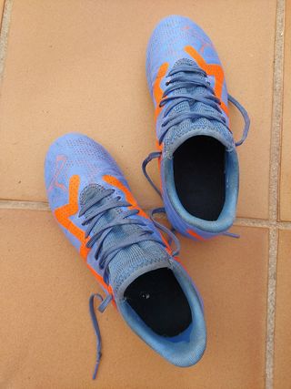Botas de futbol puma con tacos talla 36