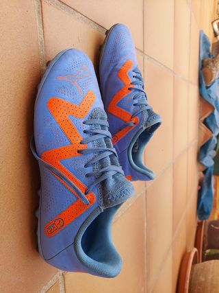 Botas de futbol puma con tacos talla 36