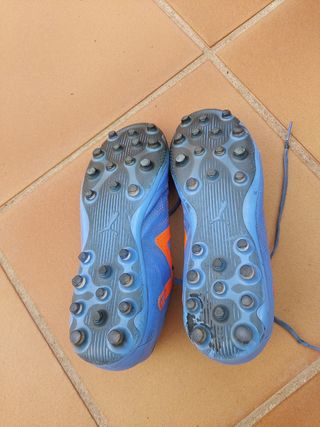Botas de futbol puma con tacos talla 36