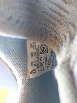 Botas de futbol puma con tacos talla 36