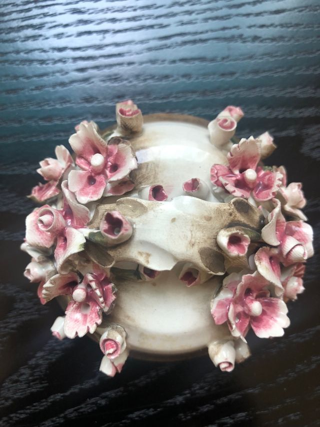 Porcellana Capodimonte scatola tonda