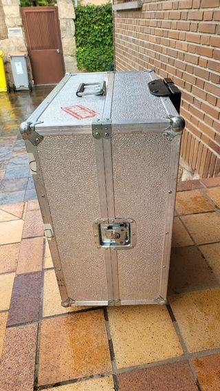 Maleta de seguridad de aluminio.