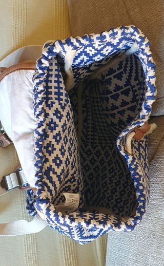 Mochila de tela estilo étnico.