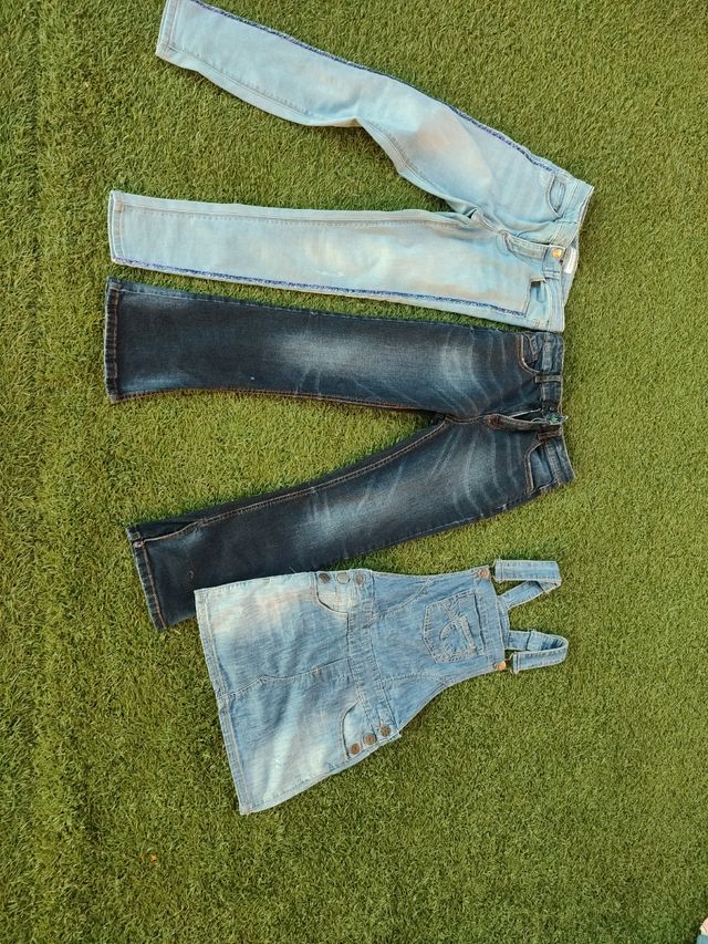pantalón y peto vaqueros talla 10 años
