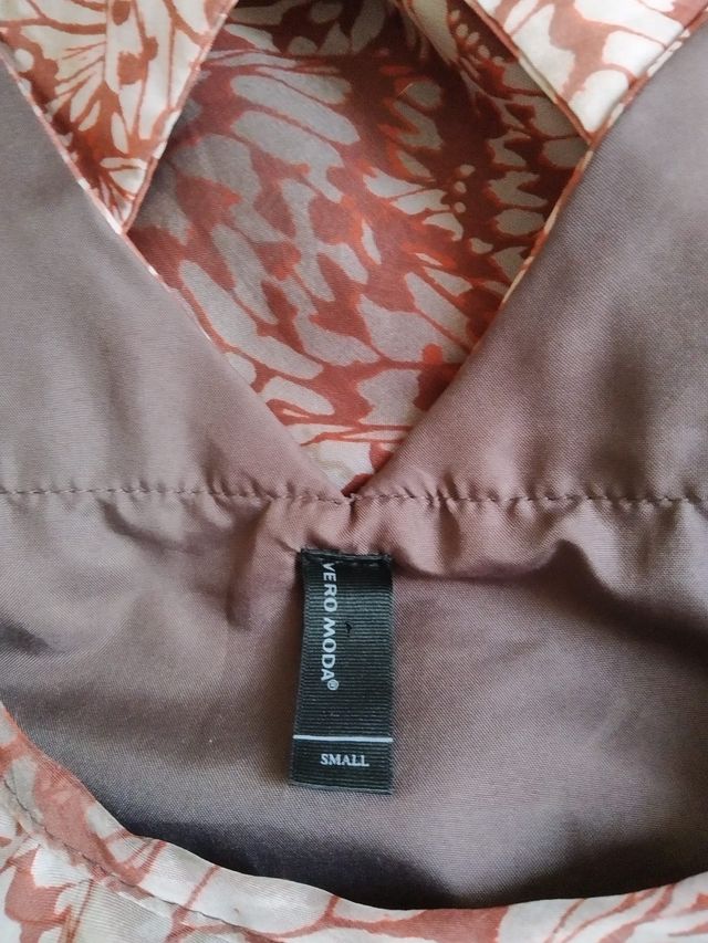 Bonita blusita sin mangas