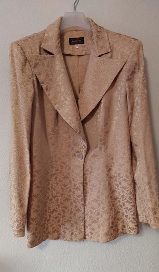 Traje  chaqueta americana con falda 