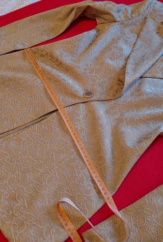 Traje  chaqueta americana con falda 