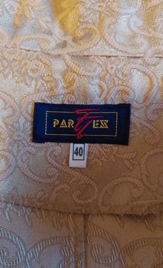 Traje  chaqueta americana con falda 