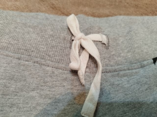 Pantalón Sisley 10-11 años COMO NUEVO