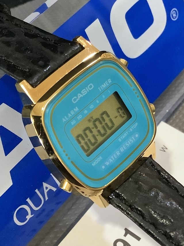 CASIO de Srta. LA 670 Gold Blue "Vintage Años 90"