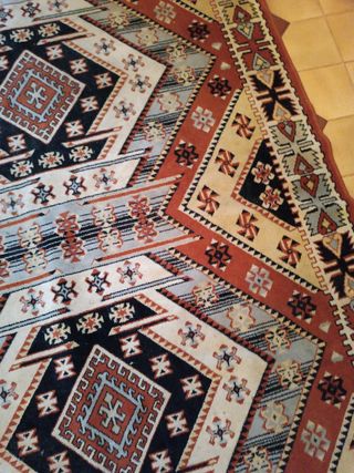 Alfombra de lana antigua