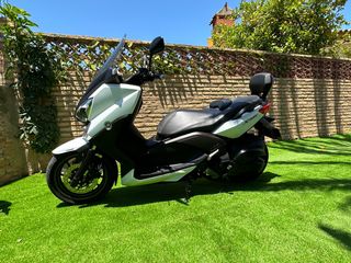 YAMAHA XMAX 400