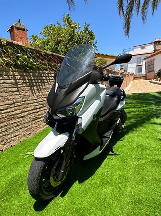 YAMAHA XMAX 400